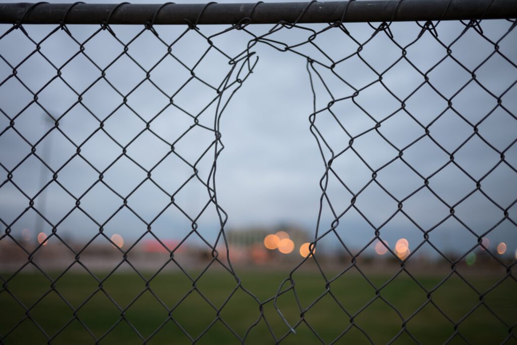 Chain link fence repair Victoria BC